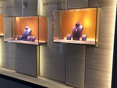 -文艺复兴百货(米兰大教堂广场店)