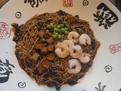 炸酱面份量多到惊人-乐园夜市场(五道口店)