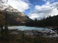 -阿萨巴斯卡瀑布观景点