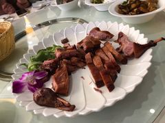 -山明水秀大饭店