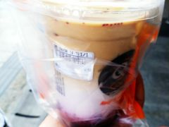 莓莓拿铁-CoCo都可(湖滨银泰店B区店)