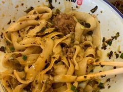 -顺溜·手工刀削面·黑金店(铜锣湾店)