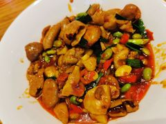 板栗烧肥肠-兔槽江湖菜·重庆璧山兔(水围店)