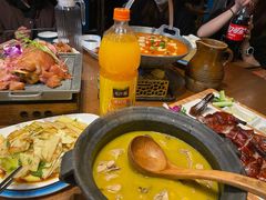 -老滇山寨•云南特色菜•地方菜•民族风情歌舞表演(金碧店)