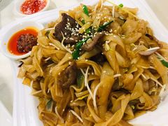 广式炒牛河-鼎珑点心仔(燕塘店)