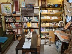 -邊城書店