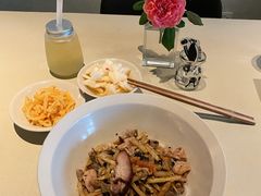 干拌猪杂老友粉-漆黑觉米粉(三里屯店)