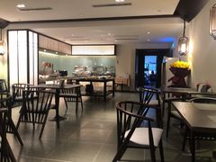 -AI住未来酒店(西安钟鼓楼五路口地铁站店)