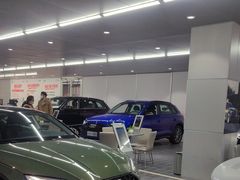 -上海冠松华奥奥迪4S店(张江店)