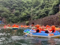 -安吉龙王山峡谷漂流