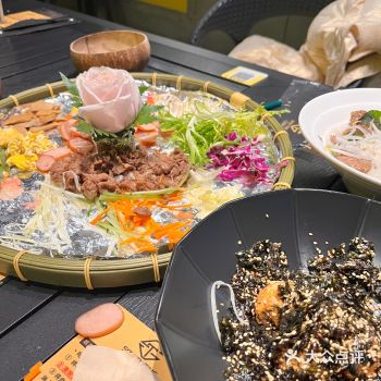 元宵节那天去吃的，真不错唉  去的时候是打电话约了一