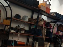 -小飞侠奢侈品回收 寄卖 养护(宝山宝龙广场店)