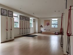 -成都阿难陀艾扬格瑜伽中心