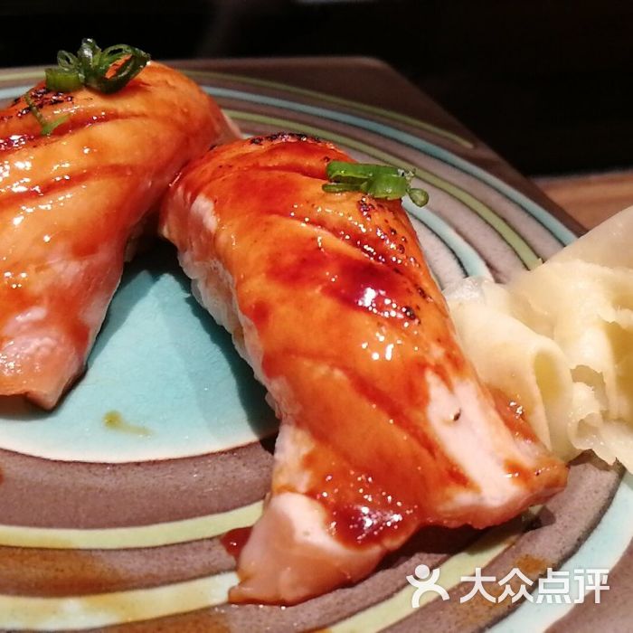 奈九居酒屋焦糖三文鱼手握图片-北京日本料理-大众点评网