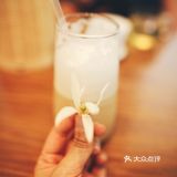哈哈 另外点的冰拿铁也是不错
