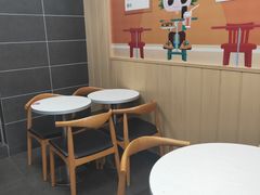用餐区-华莱士·炸鸡汉堡(奥林花园店)
