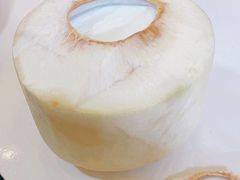 -志龙皇冠吃货椰子铺