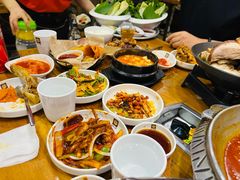 -喇喇排骨火锅·传统韩式脊骨汤(望京西园总店)