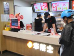 -华莱士·全鸡汉堡(财经学院店)