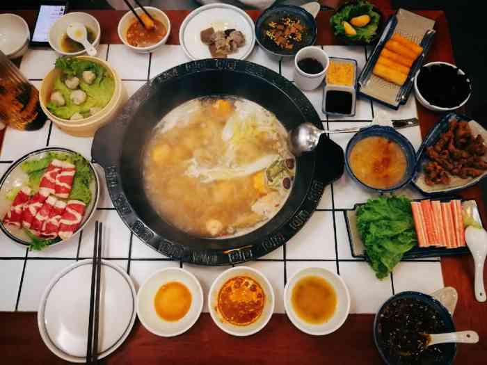 老渡口市井火锅-"首先想说的是性价比真的是很高的一家火锅店.