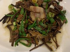 -鲁朗纳麦石锅鸡庄园