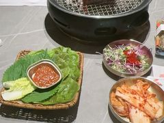 -草家酱蟹炭火烤肉店(珲春南路一店)