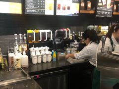 -星巴克(上海虹桥新天地二店)