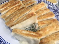 黄花鱼锅贴-品味居·首店·大连鲜活海鲜大连菜(东港店)