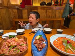 -老滇山寨•云南特色菜•地方菜•民族风情歌舞表演(金碧店)