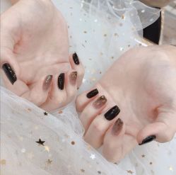 -朵拉定制美妆美甲