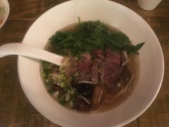-晶华冠军牛肉面坊