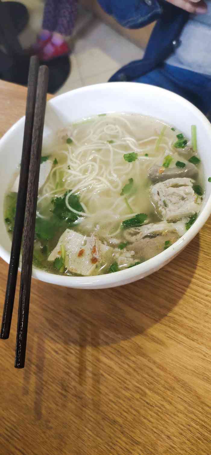 潮汕汤面(东方新天地店)-"大学期间,对面就是一家超级和蔼可亲的潮汕.