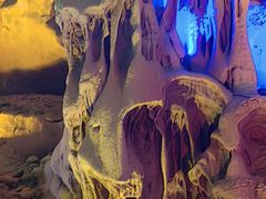 -巴马水晶宫