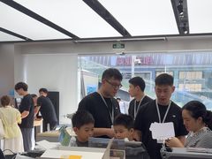 -DJI大疆(深圳华强北曼哈授权体验店)