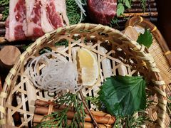 -山川小町·极番烧肉(新地假日广场店)