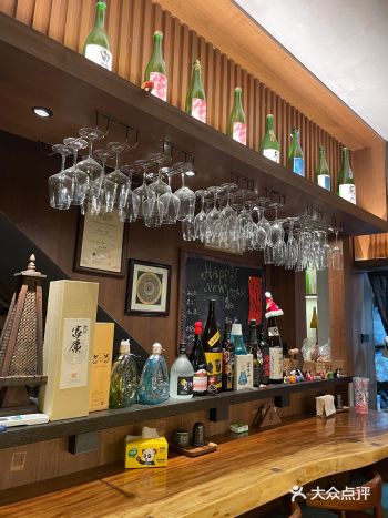 「良舍小酒馆」去的时候已经10点了，店里只有我们一桌