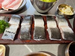 -围炉肉舍•炭烤活鳗•丹东海鲜烤肉(步行街店)