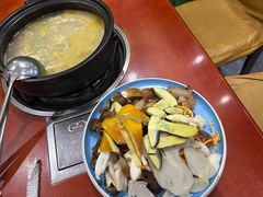 -菌之家·专业纯野生菌火锅·特色炒菌