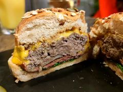 -HIGH FIVE哈福手工汉堡(桂林路店)