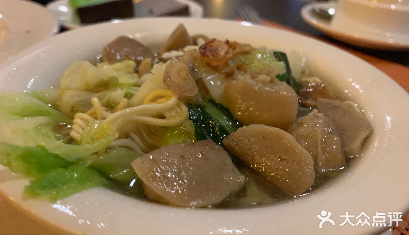 Hotel，环境不错，装修很好，房间干净，窗外景色不错