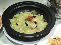 香嗜青笋煲-马仕玖煲·融合菜·酥不腻烤鸭(人大店)