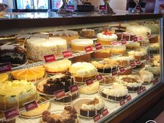 -The Cheesecake Factory(baldwin avenue)
