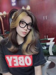 -十六番发型师事务所