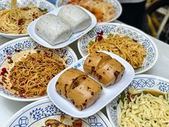 -李与白包子铺(桐梓林店)