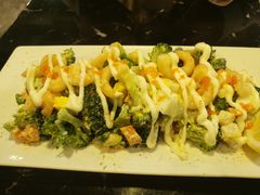 虾仁鸡蛋西兰花沙拉-Let's Taipei 非常烘焙(太古里店)