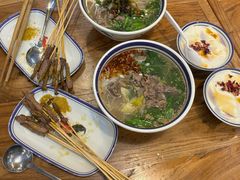 -云阿蛮云南生烫牛肉米线(奉贤路店)