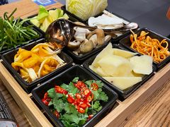 -麦麦山云南菜(复地活力城店)