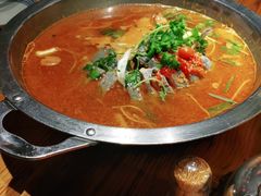 -野山舂·贵州现舂酸汤火锅(鸿通城店)