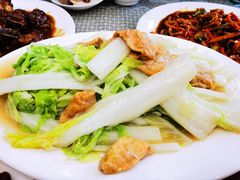 面筋扒白菜-悦宾饭馆(翠花胡同店)