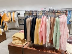 -URBAN REVIVO(高德置地广场·春广场店)